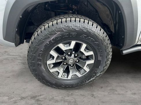 Certified 2019 Toyota Tacoma TRD Off-Road w/ TRD Premium Off Road Package image 8