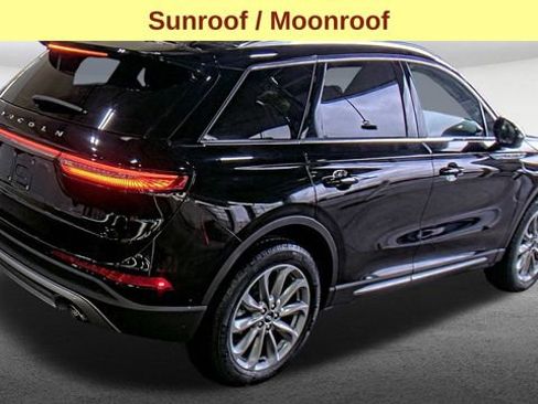 Used 2022 Lincoln Corsair AWD w/ Premium Package image 5