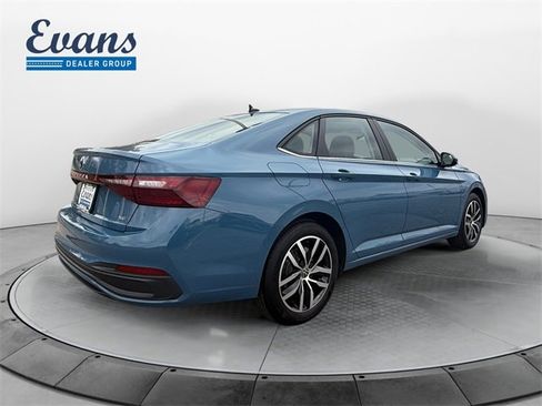 Used 2025 Volkswagen Jetta SE w/ Sunroof Package image 5