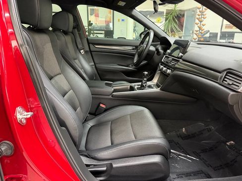 Used 2018 Honda Accord Sport image 17