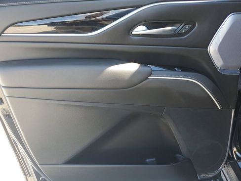 Used 2024 Cadillac Escalade ESV V image 44