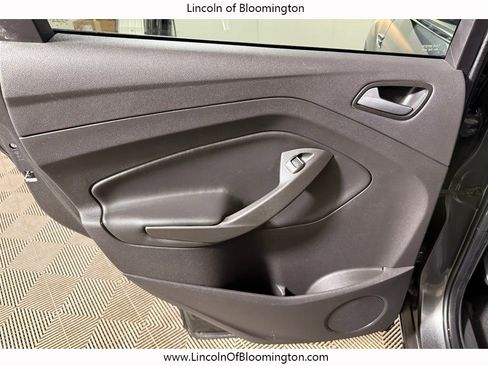 Used 2019 Ford Escape SE image 43