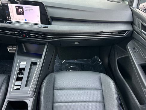 Used 2022 Volkswagen Golf R image 30