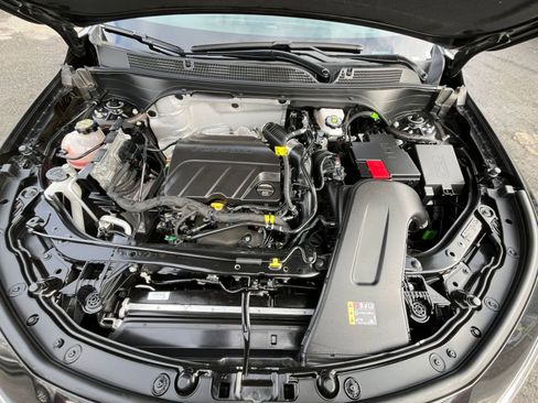 Used 2025 Buick Envista Sport Touring image 30