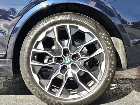 Used 2023 BMW X7 xDrive40i w/ M Sport Package image 6