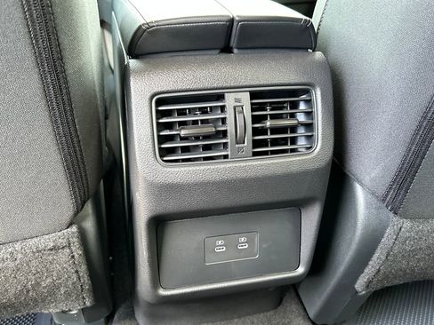 Used 2025 Nissan Rogue SV image 21