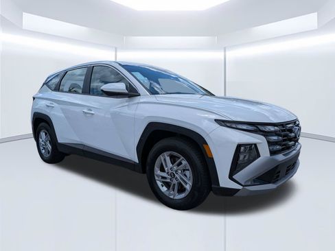 Certified 2026 Hyundai Tucson SE FWD image 1