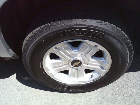 Used 2013 Chevrolet Suburban LT w/ Suspension Package, Off-Road AWD/4WD image 10