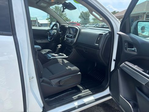Used 2022 Chevrolet Colorado LT w/ Fleet Safety Package RWD image 17