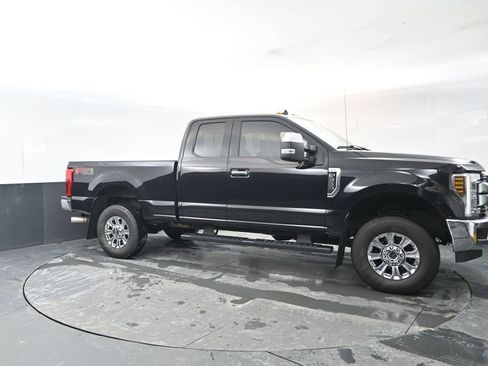 Used 2019 Ford F350 XLT w/ XLT Premium Package image 7