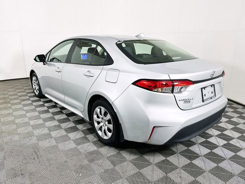 Used 2025 Toyota Corolla LE FWD image 5