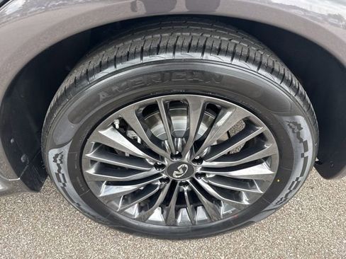 Used 2023 INFINITI QX80 Premium Select AWD/4WD image 12