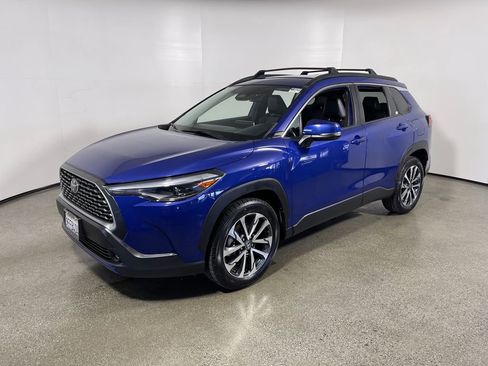 Certified 2023 Toyota Corolla Cross XLE FWD image 7