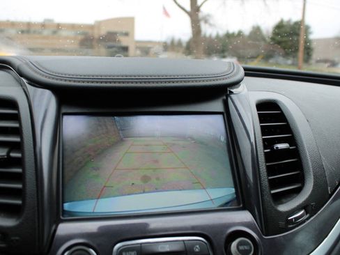Used 2019 Chevrolet Impala LT FWD image 27