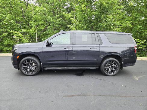 Used 2023 Chevrolet Suburban RST w/ Luxury Package AWD/4WD image 5