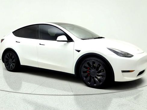 Used 2024 Tesla Model Y Performance AWD/4WD image 3