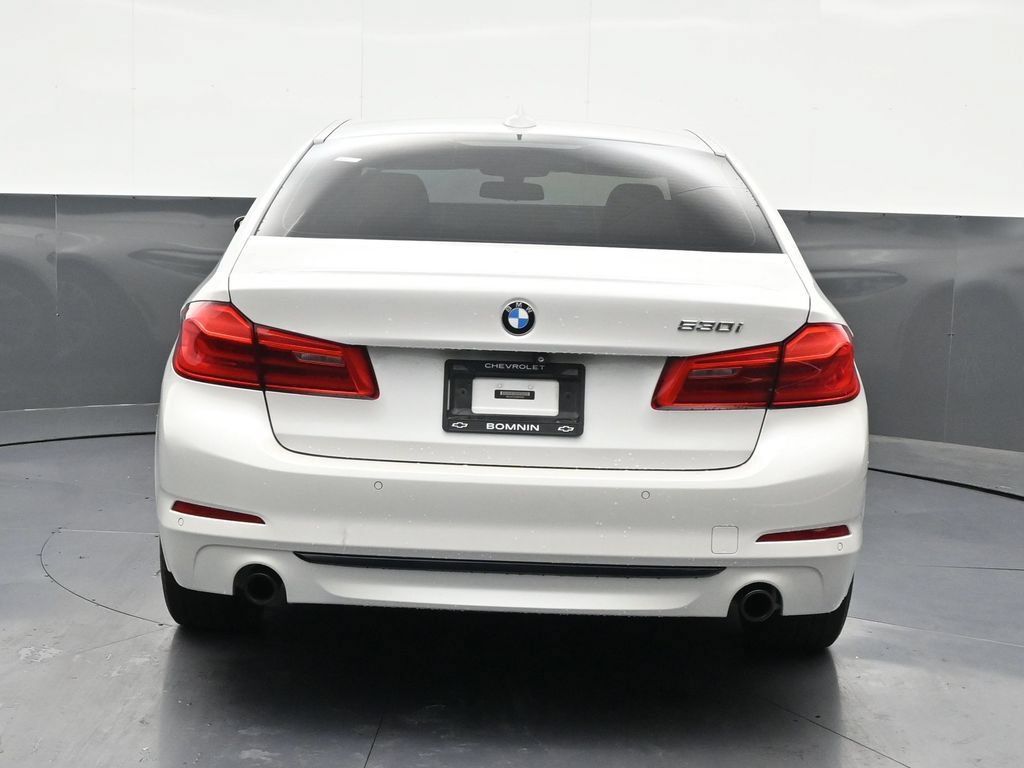Used 2019 BMW 530i w/ Convenience Package RWD image 4