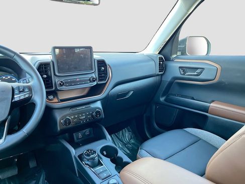 Used 2024 Ford Bronco Sport Outer Banks w/ Tech Package image 24