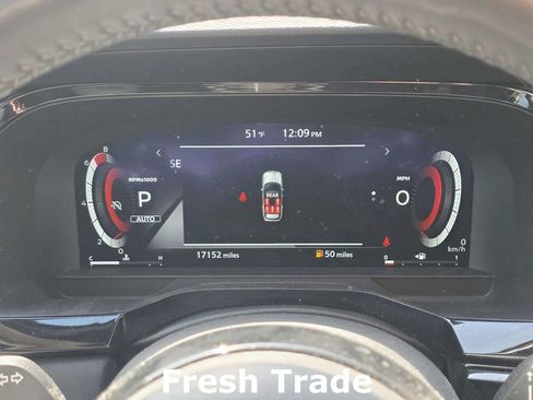 Used 2024 Nissan Pathfinder Platinum image 15