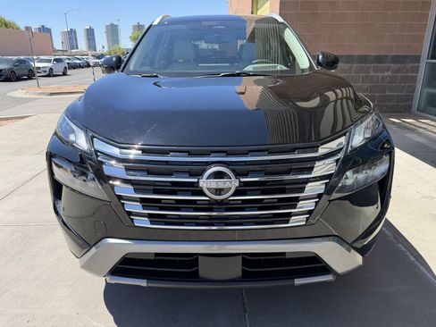 Used 2025 Nissan Rogue SL w/ SL Premium Package AWD/4WD image 10