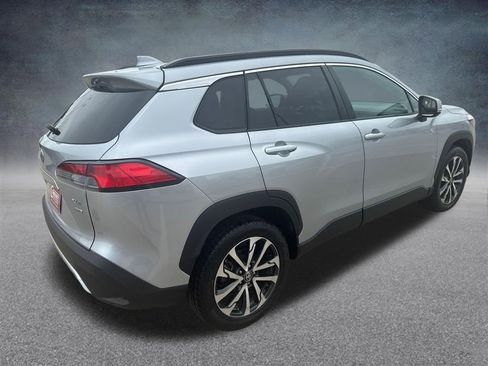 Used 2022 Toyota Corolla Cross XLE AWD/4WD image 5