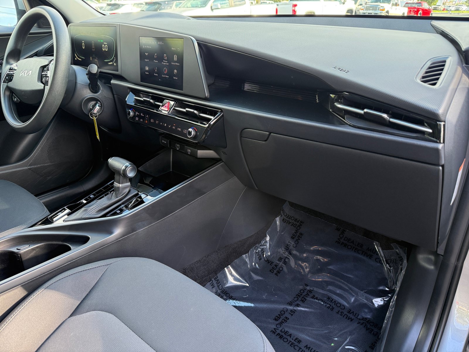 Used 2025 Kia Niro LX FWD image 29