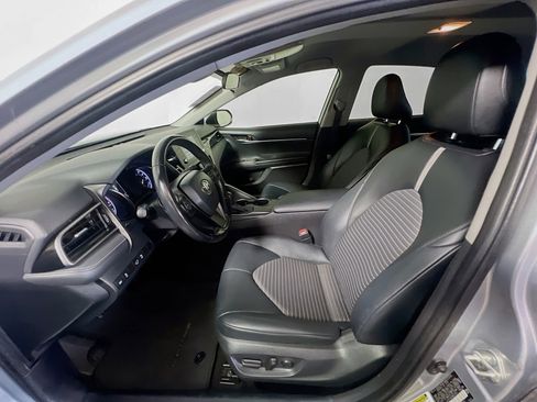 Used 2021 Toyota Camry SE image 14