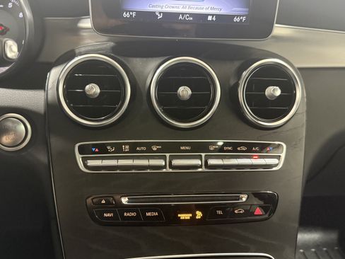 Used 2019 Mercedes-Benz GLC 300 4MATIC image 19