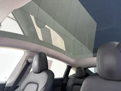 Used 2024 Tesla Model Y 2WD image 14