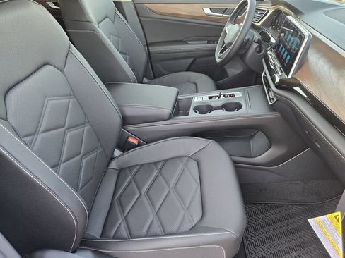 New 2026 Volkswagen Atlas SE FWD image 13