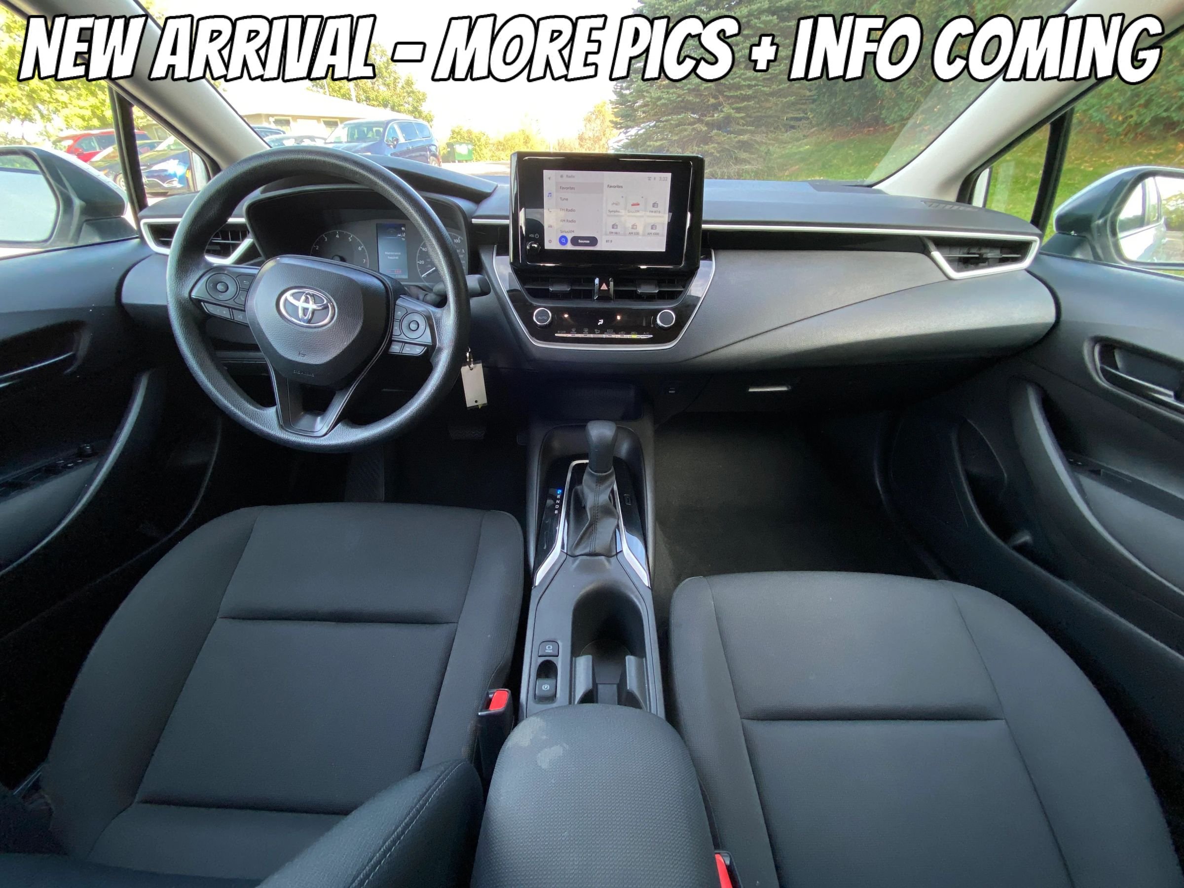 Used 2025 Toyota Corolla LE FWD image 4