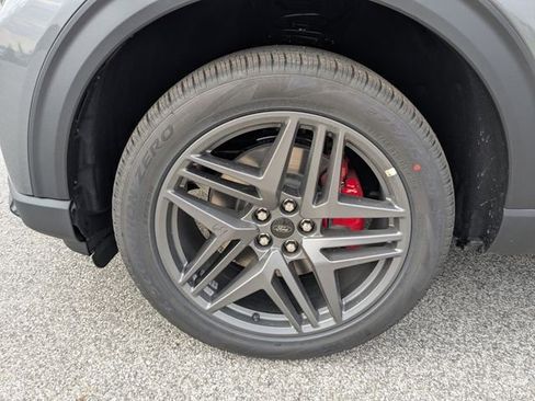 New 2026 Ford Explorer ST-Line image 18