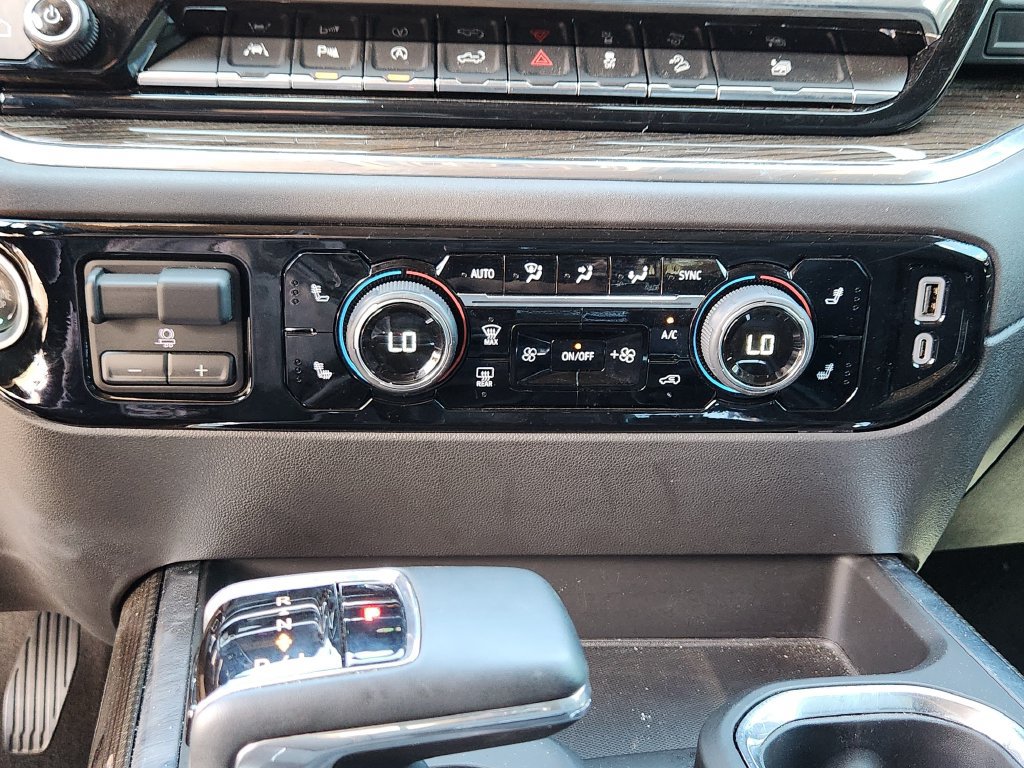 Used 2024 Chevrolet Silverado 1500 LT Trail Boss w/ Convenience Package II AWD/4WD image 18