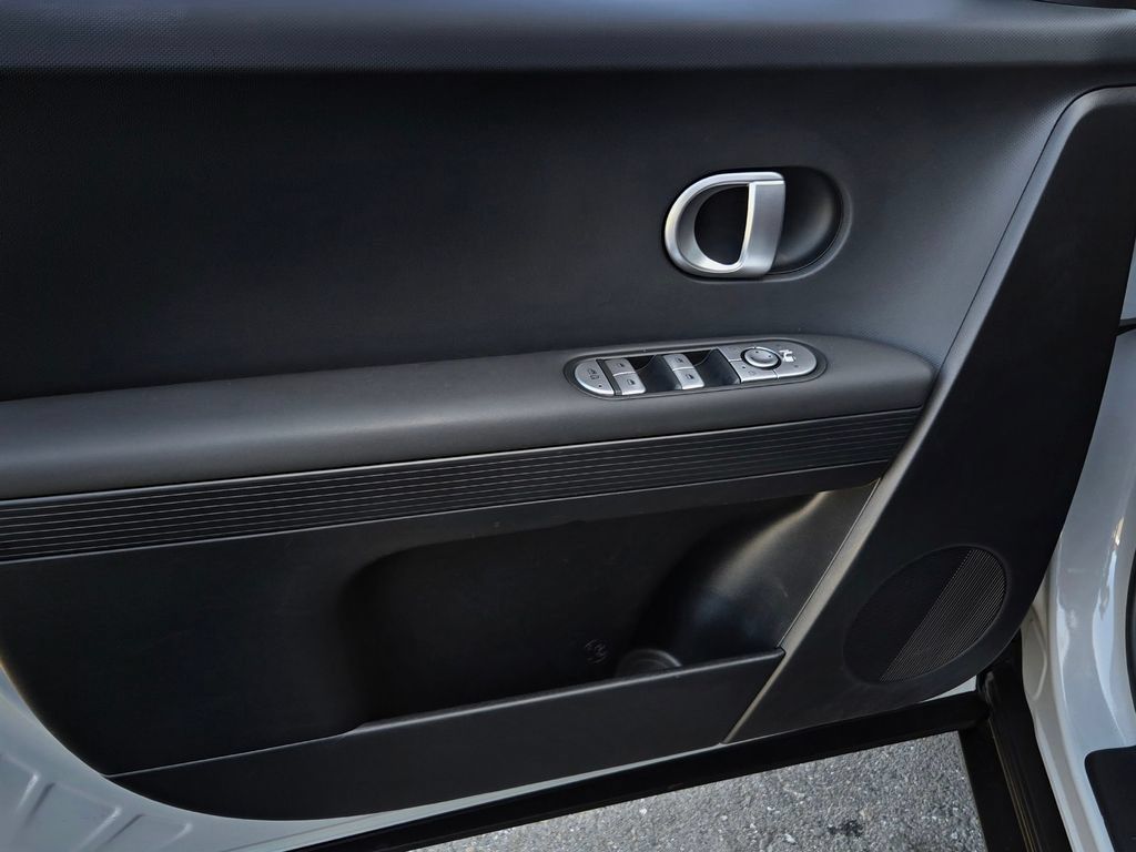 Used 2024 Hyundai Ioniq 5 SE RWD image 11