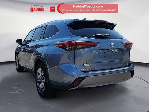 Used 2022 Toyota Highlander Platinum AWD/4WD image 3