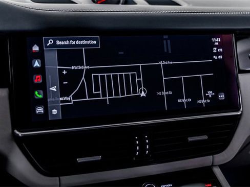 Used 2022 Porsche Cayenne S image 44