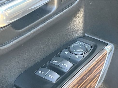 Used 2019 Chevrolet Silverado 1500 High Country w/ High Country Premium Package image 18