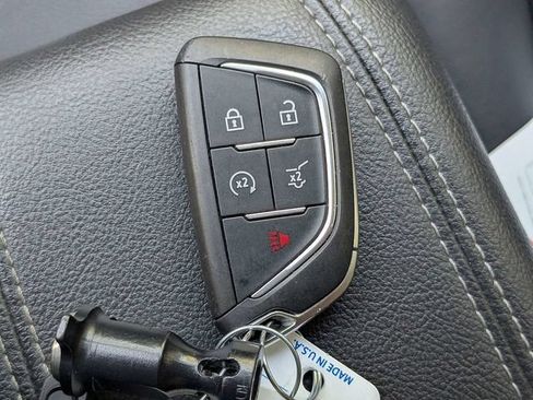 Certified 2025 Cadillac XT4 Premium Luxury FWD image 33