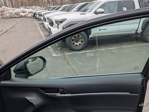 Used 2023 Toyota Camry SE w/ Cold Weather Package image 19