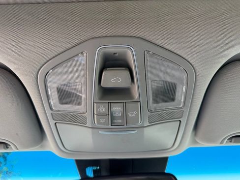 Used 2017 Hyundai Santa Fe Limited AWD/4WD image 28