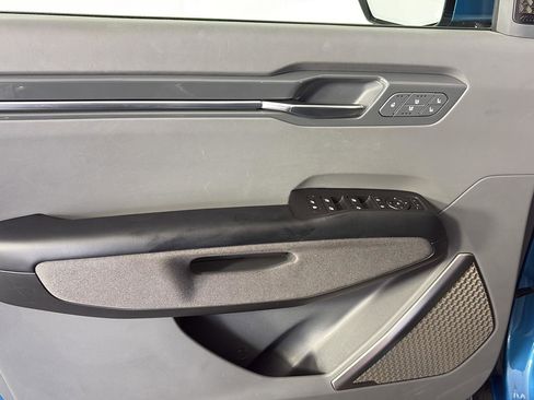 Used 2024 Kia EV9 Land image 23