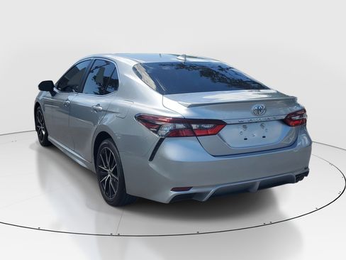 Used 2024 Toyota Camry SE w/ Convenience Package image 5