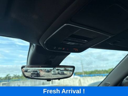 Used 2024 Chevrolet Traverse RS FWD image 11