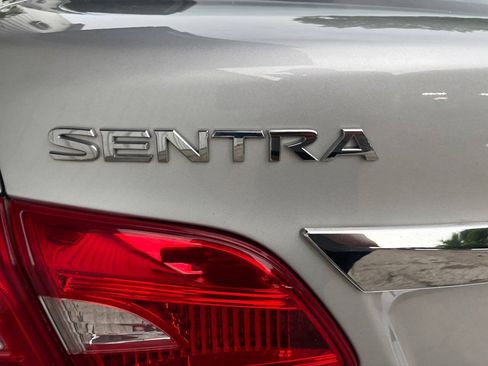 Used 2019 Nissan Sentra S FWD image 4
