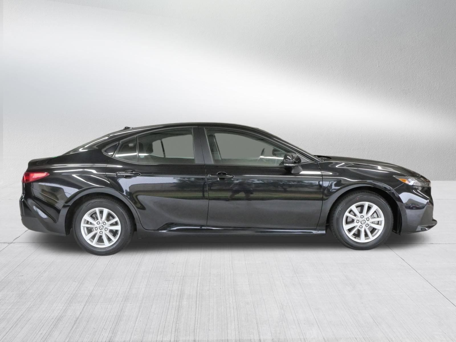 Used 2025 Toyota Camry LE FWD image 9