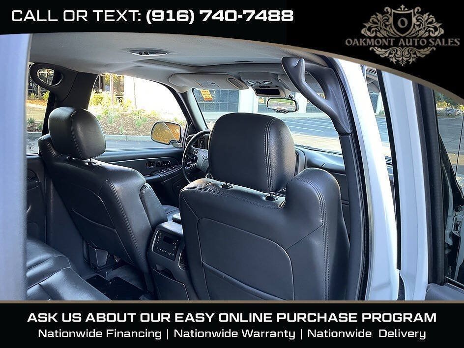 Used 2004 Chevrolet Avalanche 2500 w/ Preferred Equipment Group AWD/4WD image 20