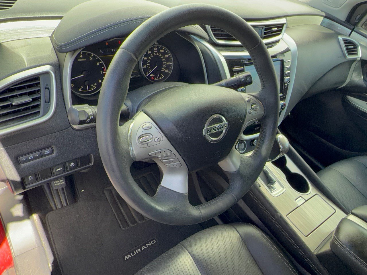 Used 2015 Nissan Murano Platinum w/ Platinum Technology Package FWD image 4