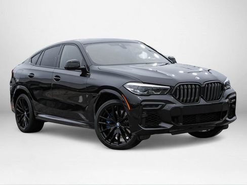 Used 2022 BMW X6 M50i w/ Parking Assistance Package image 4