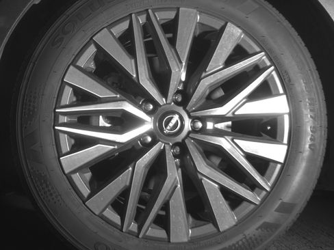 Used 2025 Nissan Altima 2.5 SV image 12