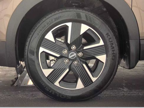 Used 2026 Nissan Kicks SR FWD image 10